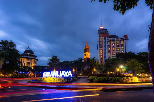 Ilustrasi syarat cumlaude UB. Foto: Anom Harya/Shutterstock