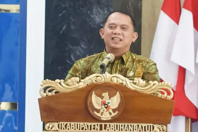 Bupati Labuhanbatu Erik Adtrada. Foto: Instagram/@erikadtradaritonga