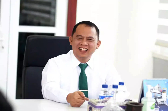 Bupati Labuhanbatu Erik Adtrada. Foto: Instagram/@erikadtradaritonga