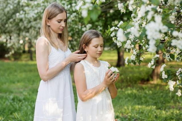 Ilustrasi cara menghadapi anak yang sedang jatuh cinta, sumber foto: Anastasiya Gepp by pexels.com