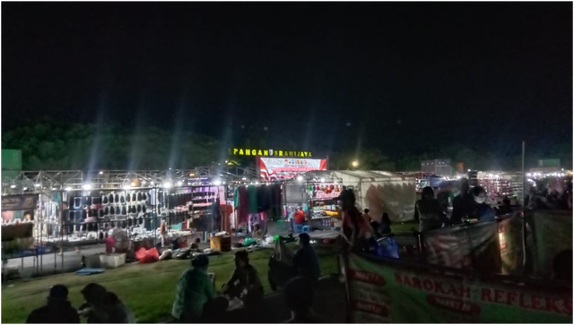        14 November – pukul 18:43 WIB ( Foto ini di ambil oleh teman saya Tita Dwi Oktavia )