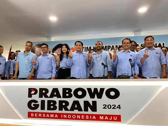 Deklarasi dukungan relawan 'Pragib 2024 Achieving Indonesian Dream' di Rumah Besar Relawan Prabowo-Gibran, Slipi, Jakarta Barat, Jumat (12/1/2024). Foto: Zamachsyari/kumparan