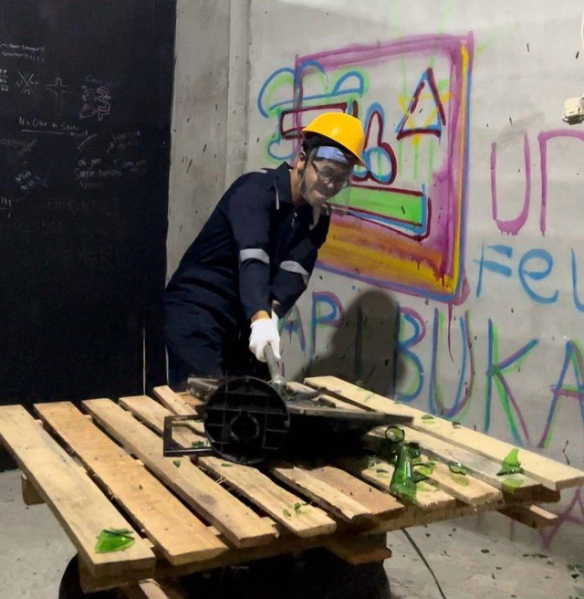 Urbanthirdeen siapkan breakroom pertama di Pontianak, ruang khusus bagi anak muda yang ingin hempaskan amarah. Foto: Sokyuraey Chen/Hi!Pontianak