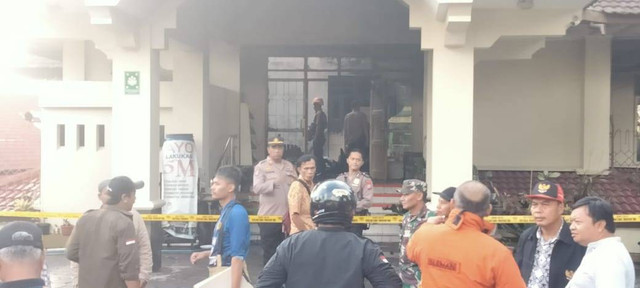 Kebakaran di gedung administrasi Rumah Sakit Panti Nugroho Pakem, Kabupaten Sleman berhasil dipadamkan. Foto: Polsek Pakem