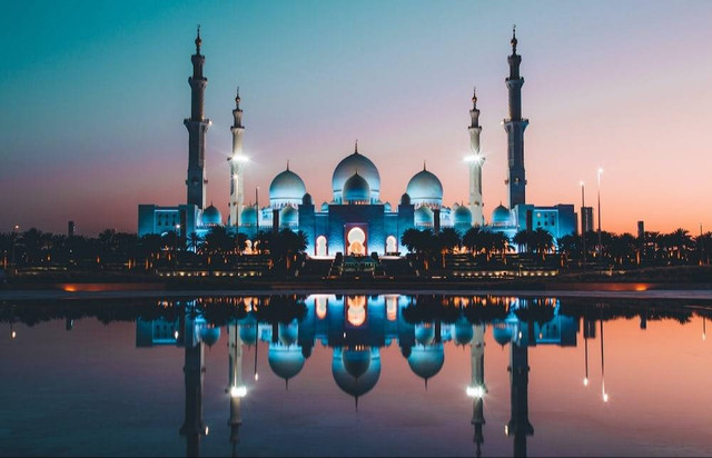 Ilustrasi Bagaimana Ekonomi Islam Dapat Mempromosikan Etika Bisnis yang Tinggi? Sumber Unsplash/David Rodrigo