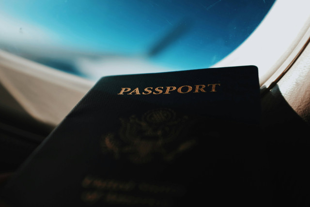 Paspor Indonesia Bebas Visa ke Mana Saja? Foto hanya sebagai ilustrasi. Sumber: Unsplash/Blake Guidry.