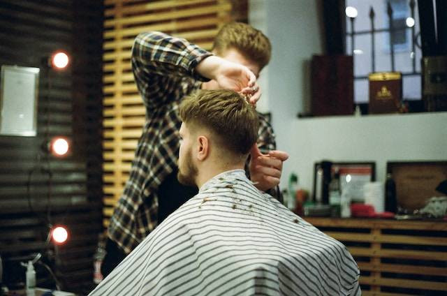 Barbershop di Jakarta Utara. Foto hanya ilustrasi, bukan tempat sebenarnya. Sumber: Unsplash/Hair Spies