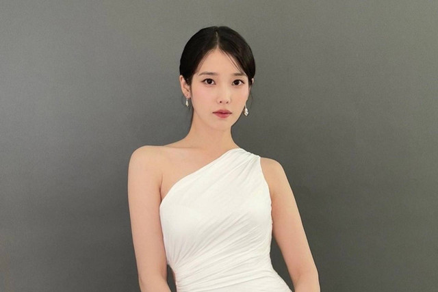 Penyanyi IU. Foto: Instagram/@dlwlrma