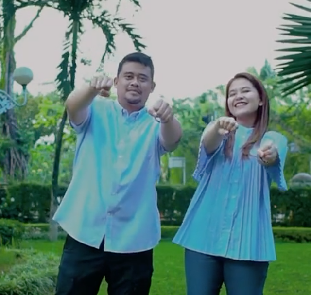 Bobby Nasution dan Kahiyang Ayu joget goyang gemoy paslon 02. Foto: TikTok/@bobbynasution._