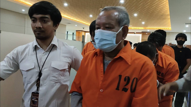 Jumpa pers pelimpahan tersangka dan barang bukti kasus match fixing Liga 2 musim 2018, Rabu (17/1/2024). Foto: Jonathan Devin/kumparan