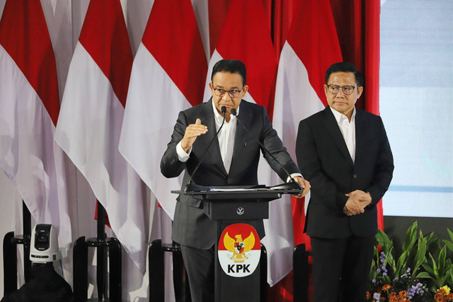 Paslon nomor urut 01 Anies Baswedan dan Muhaimin Iskandar menyampaikan gagasannya pada acara Paku Integritas KPK di Gedung KPK, Jakarta, Rabu (17/1/2024). Foto: Iqbal Firdaus/kumparan