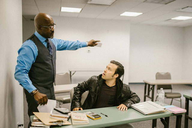 Ilustrasi contoh sikap berani dalam kehidupan sehari-hari. Sumber: Pexels/RDNE Stock project