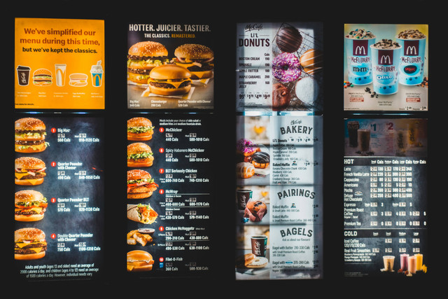  Ilustrasi Slogan Makanan Menarik, Foto Unsplash/Erik Mclean