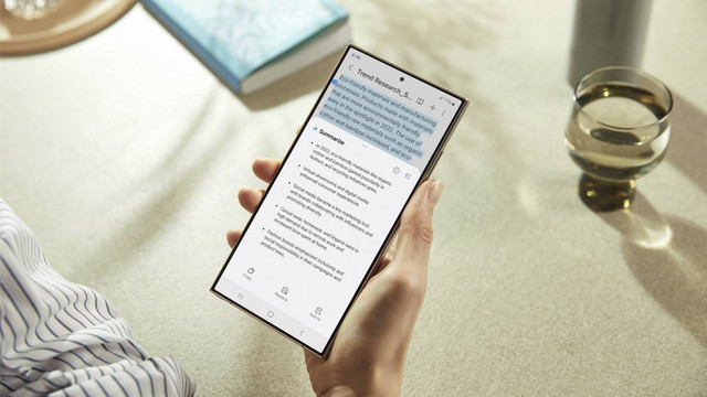 Salah satu fitur Galaxy AI, Note Assist, di Samsung Galaxy S24 Ultra. Foto: Samsung