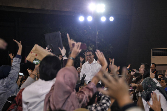 Capres 01 Anies Baswedan menyampaikan paparannya pada acara Desak Anies bersama tenaga kesehatan (Nakes) di Jakarta, Kamis (18/1/2024). Foto: Dok. Istimewa