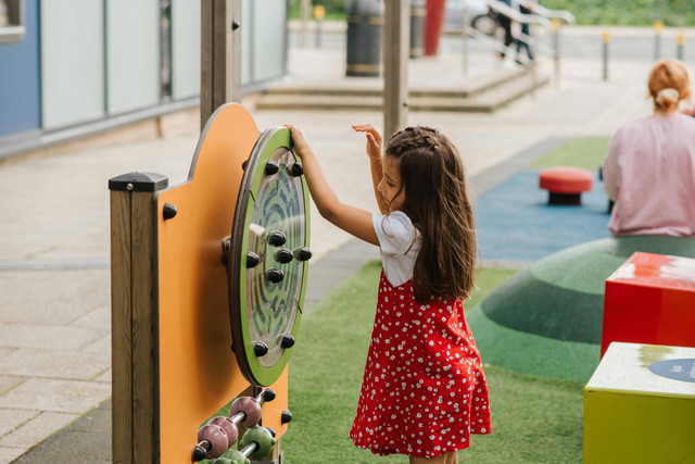 Ilustrasi Playground di Margo City. Foto: Pexels/Anete Lusina