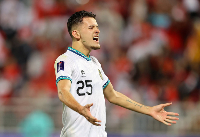Ekspresi Justin Hubner saat laga Timnas Indonesia vs Vietnam dalam matchday kedua Grup D Piala Asia di Abdullah Bin Khalifa Stadium, Qatar, pada Jumat (19/1/2024). Foto: REUTERS/Ibraheem Al Omari