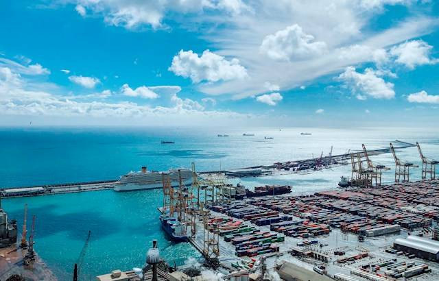 Pelabuhan Benoa Denpasar Selatan. Foto hanya ilustrasi bukan tempat sebenarnya. Sumber foto: Unsplash.com/Rosy Ko