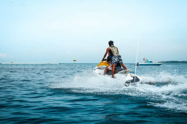Watersport Tanjung Benoa Bali. Sumber Unsplash Fadhila Nurhakim