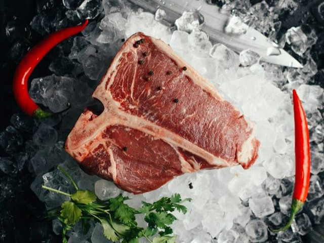 Ilustrasi Contoh Hewan yang Dimanfaatkan Manusia sebagai Bahan Pangan. Sumber: unsplash.com/ Victoria Shes