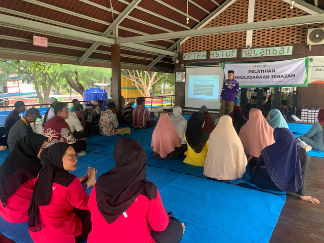 Lembaga Pelayan Masyarakat (LPM) melalui program Bagian Pemulasaraan Jenazah (Barzah) melaksanakan pelatihan pemulasaraan jenazah di Pulau Kelapa, Kepulauan Seribu, pada Kamis lalu, (18/01/2024).