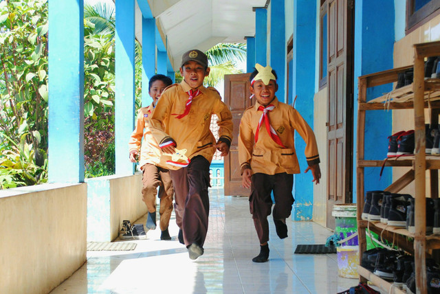 Ilustrasi Yel-Yel Pramuka Regu Mawar. Foto: Unsplash/Husniati Salma