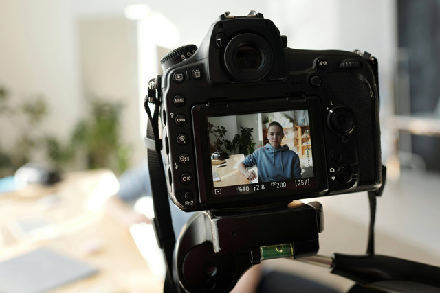 Sumber: https://www.pexels.com/id-id/pencarian/digital%20content/