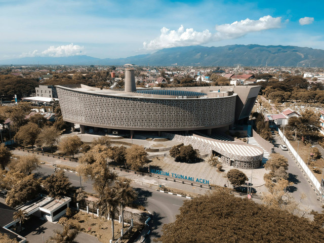 Museum Tsunami Aceh. Unsplash/Julianto saputra.