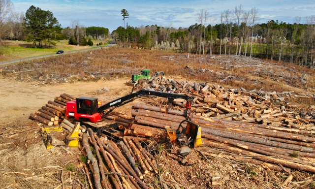 Ilustrasi contoh kegiatan manusia yang dapat berdampak negatif terhadap lingkungan alam. Sumber: Unsplash/Gene Gallin