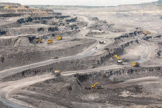 Hilirisasi dan Perluasan Lapangan Kerja bagi Masyarakat