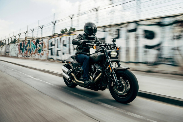 Ilustrasi Cara ke Summarecon Mall Bandung. Foto Unsplash/Harley-Davidson