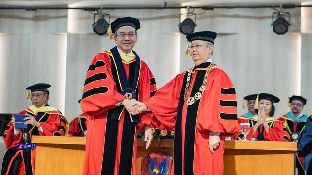 Universitas Pelita Harapan (UPH) resmi mengukuhkan Prof. Dr. Ir. Henri Putra Uranus, M.T., IPU., sebagai Guru Besar bidang Ilmu Fotonika dan Elektronika pada 16 Januari 2024.
