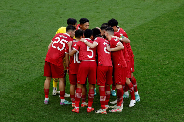 Pemain Timnas Indonesia saat melawan Timnas Jepang pada pertandingan Grup D Piala Asia 2023 di Stadion Al Thumama, Doha, Qatar, Rabu (24/1/2024). Foto: Thaier Al-Sudani/REUTERS