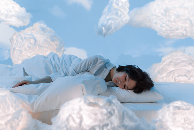 Ilustrasi pakai korset saat tidur. Foto: Pexels.com