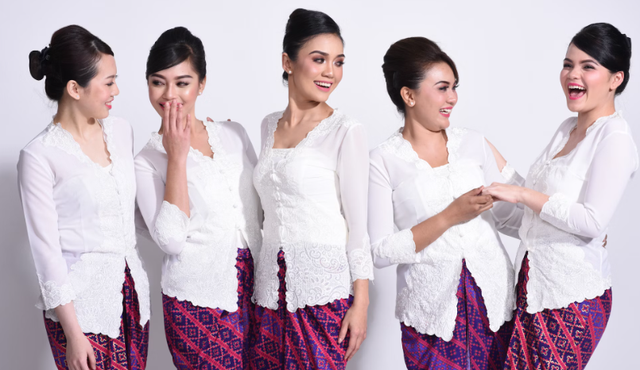 Toko kebaya di bandung. Foto hanya ilustrasi, bukan tempat sebenarnya. Sumber: Unsplash/Abby AR