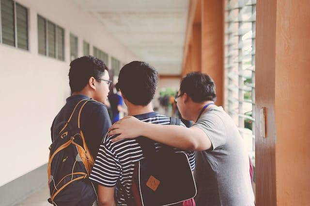 Ilustrasi contoh budaya positif yang diterapkan di sekolah. Sumber: pexels.com/Kobe