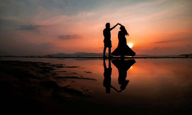 Ilustrasi Pantai Akkarena Makassar. Unsplash.com/Vows-on-the-Move