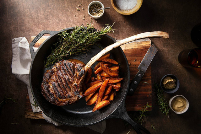 Gaston Steakhouse Gandaria City Mall. Foto hanya ilustrasi, bukan tempat sebenarnya. Sumber: Unsplash/Madie Hamilton