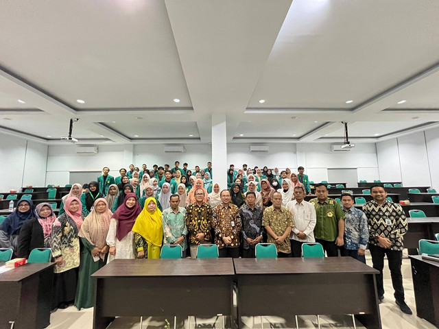 Rektor Lepas 96 Mahasiswa Unmuha Peserts PMM, MSIB dan Kampus Mengajar