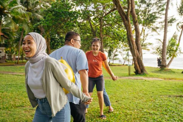 Ilustrasi Permainan Outbound Kelompok. Sumber: www.unsplash.com