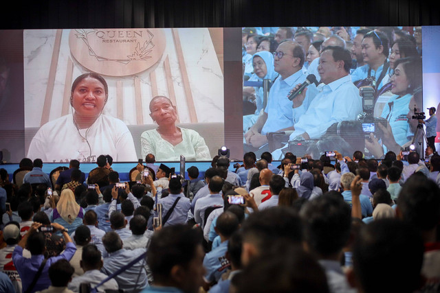 Momen Capres 02 Prabowo Subianto video call dengan PMI Wilfrida Soik yang bebas dari hukuman mati, Jumat (26/1/2024). Foto: Jamal Ramadhan/kumparan