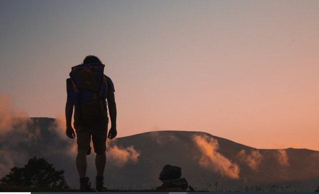 EIGER ADVENTURE STORE - SETIABUDHI BANDUNG. Foto hanya ilustrasi, bukan tempat sebenarnya. Sumber: Unsplash/Mukuko Studio