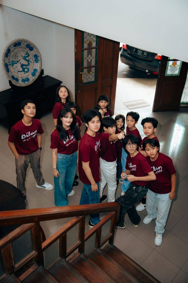 Cast dari Film Dilan 1983 Wo Ai Ni. Foto: Dok. Falcon Pictures