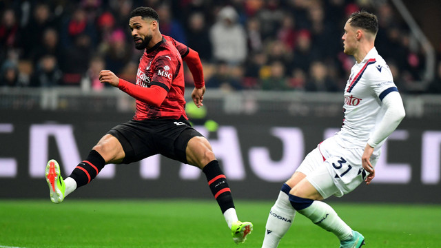 Bologna vs AC Milan dalam lanjutan Liga Italia 2023/24 di Stadion San Siro pada Minggu (28/1) dini hari WIB. Foto: REUTERS/Daniele Mascolo