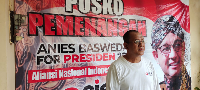 Koordinator Sekretariat Bersama (Sekber) Relawan Anies Solo Raya, Abi Ibrahim Hasmi di Posko TPS Gerakan Rakyat, Solo, Sabtu (27/1/2024). Foto: Dok. Istimewa