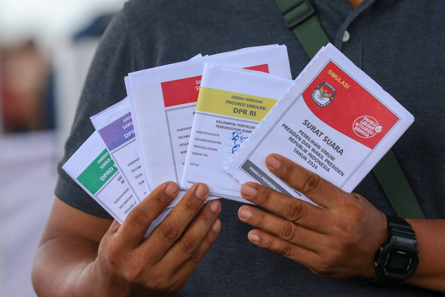 Ilustrasi Simulasi Surat Suara Pemilu. Foto: Budi Candra Setya/ANTARA FOTO