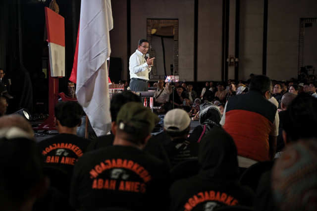 Capres 01 Anies Baswedan bertemu seniman dan budayawan di Jawa Barat dalam acara Dialog Kebudayaan di Hotel Papandayan, Bandung, Minggu (28/1/2024). Foto: Dok. Istimewa