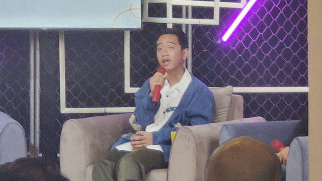 Cawapres nomor urut 02, Gibran Rakabuming Raka di Hallway Space, Bandung, Jawa Barat, Selasa (30/1/2024). Foto: Zamachsyari/kumparan