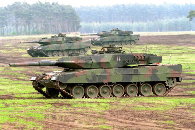 Alutsista "Leopard 2RI" milik TNI AD untuk mendukung keamanan dan pertahanan Indonesia.