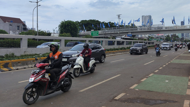 Jalan Depan Gedung DPR Kembali Dibuka Usai Demo APDESI Bubar | kumparan.com